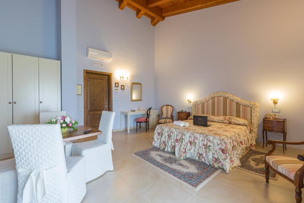 Casale Santa Maria Country House Мошано-Сант'Анджело Екстер'єр фото